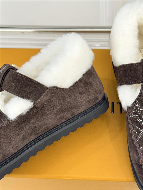 2025126113534593 310